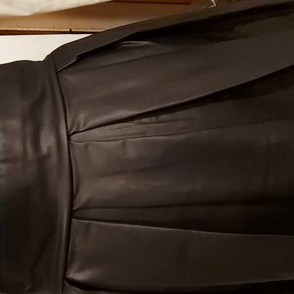 Pleather drop waisted, pleated skirt - Picture 2 of 4